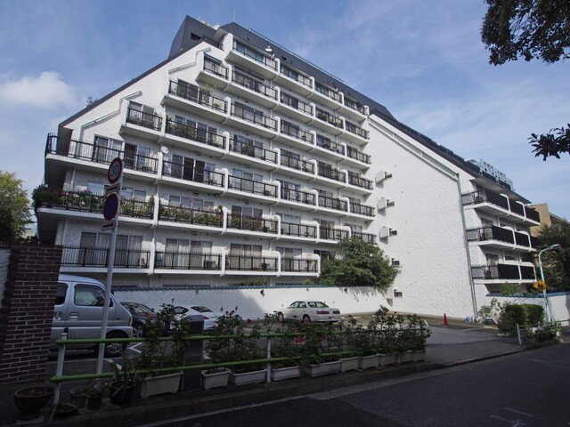 秀和三田綱町レジデンスの外観写真 - 港区三田2丁目4番18号