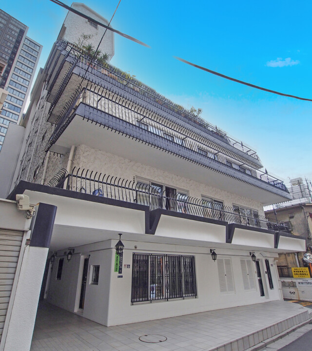 秀和狸穴レジデンスのエントランス・共用部