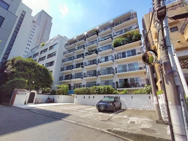 秀和新坂町レジデンスの写真 3枚目