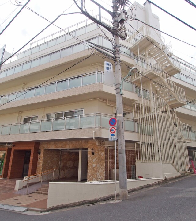 神宮ハイツのエントランス・共用部