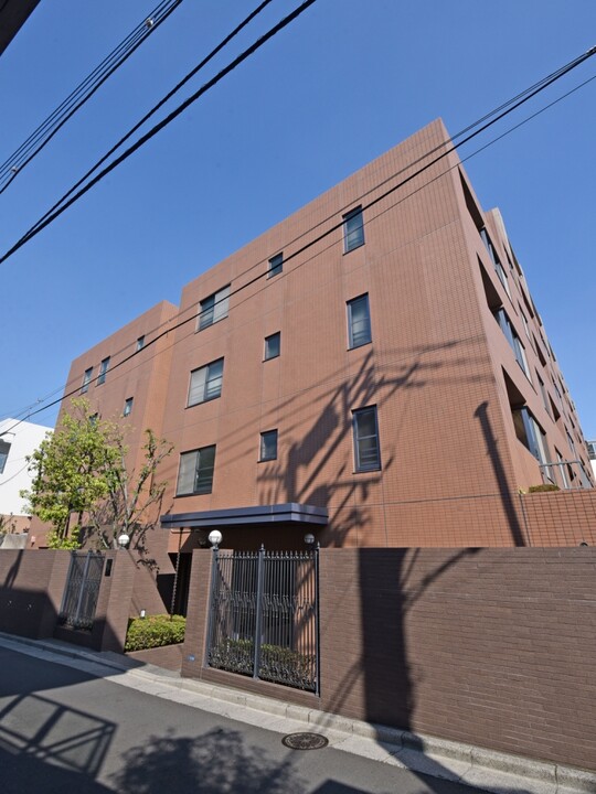 フェアロージュ神宮前の外観写真 - 渋谷区神宮前3丁目17番17号