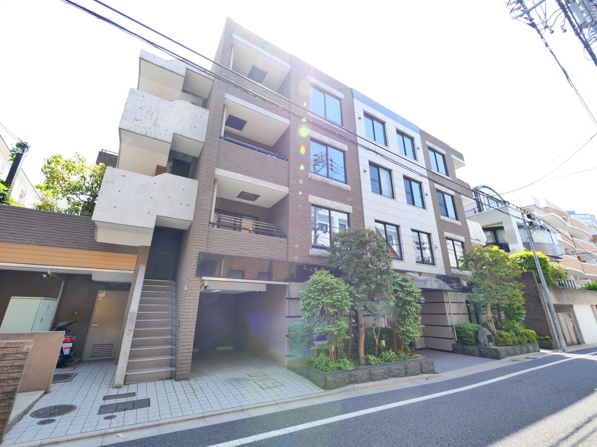 グランシャトレ駒込曙町の外観写真 - 文京区本駒込1丁目11番9号