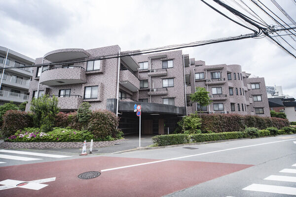 クレッセント上野毛の外観写真 - 世田谷区上野毛4丁目22番16号