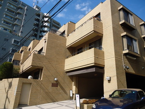 ストークマンション代々木の外観写真 - 渋谷区代々木5丁目18番15号