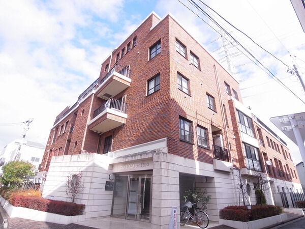 デュークスカーラ成城の外観写真 - 世田谷区成城9丁目32番8号