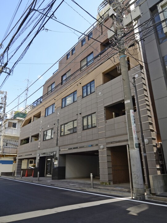 トゥールロワイヤル神宮前の外観写真 - 渋谷区神宮前3丁目42番8号