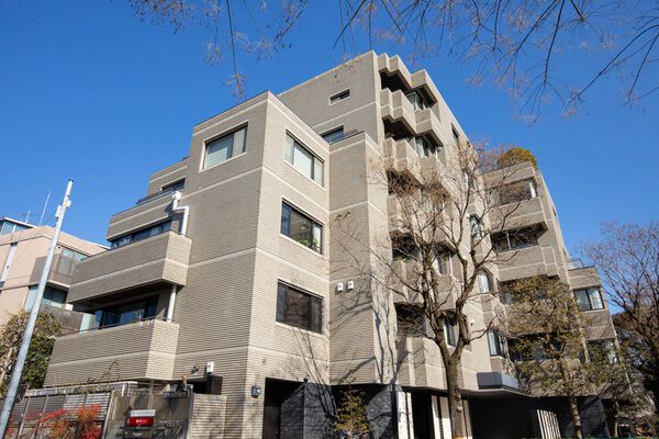 南青山豊田パークマンションの外観写真 - 港区南青山4丁目17番31号