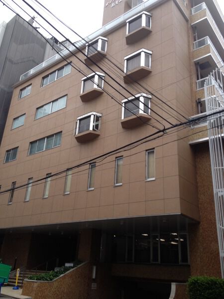 メゾン南青山の外観写真 - 港区南青山5丁目12番28号