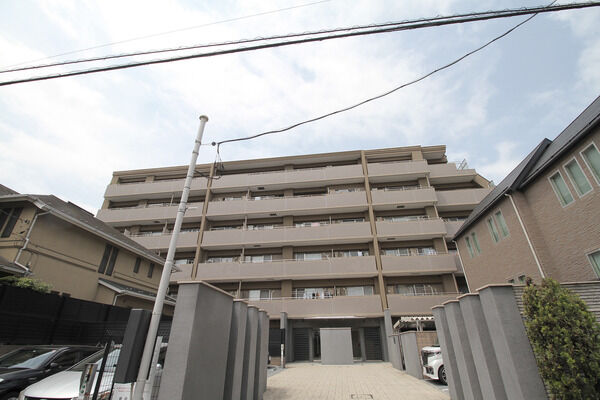 日神パレステージ代々木公園の外観写真 - 東京都心の高級マンション