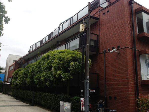 ラポール南青山の外観写真 - 港区南青山4丁目9番6号