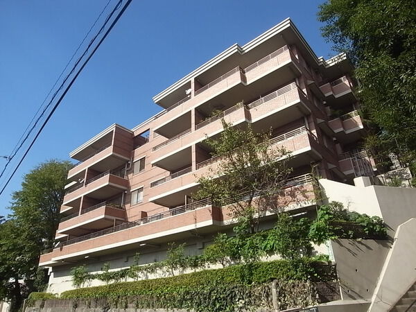 藤和瀬田ホームズの外観写真 - 東京都心の高級マンション