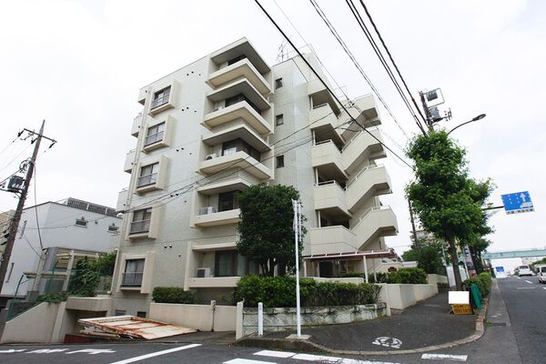 カーネ田園調布の外観写真 - 世田谷区玉川田園調布1丁目8番13号