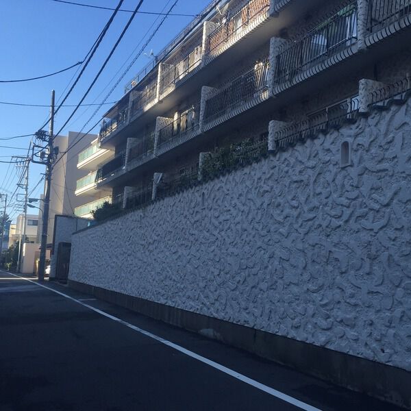 秀和麻布笄町レジデンスの外観写真 - 東京都心の高級マンション