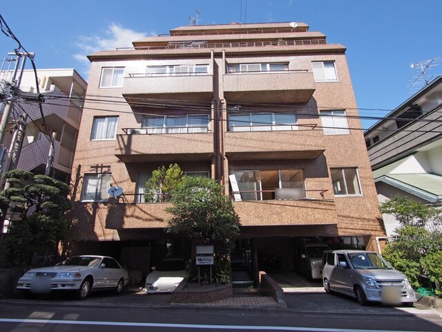 南青山サンハイムの外観写真 - 港区南青山7丁目4番14号