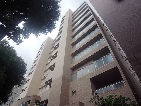 リビオ文京関口シティクロスの外観写真 - 文京区関口1丁目18番9号