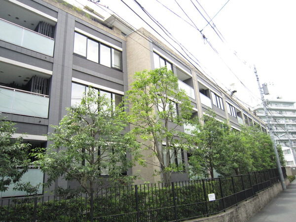 ディアナガーデン広尾の外観写真 - 港区南麻布5丁目10番27号