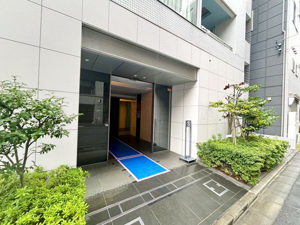 コスモグラシア人形町のエントランス・共用部