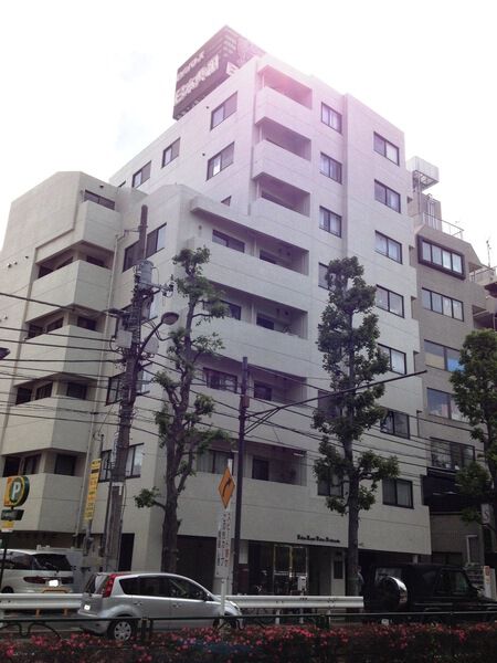 日興ロイヤルパレス西麻布の外観写真 - 港区西麻布2丁目10番3号