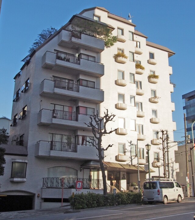 クラウン青山のエントランス・共用部