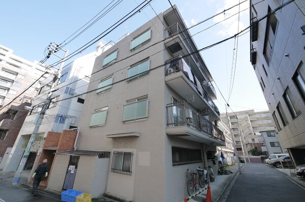 小石川コーポビアネーズのエントランス・共用部