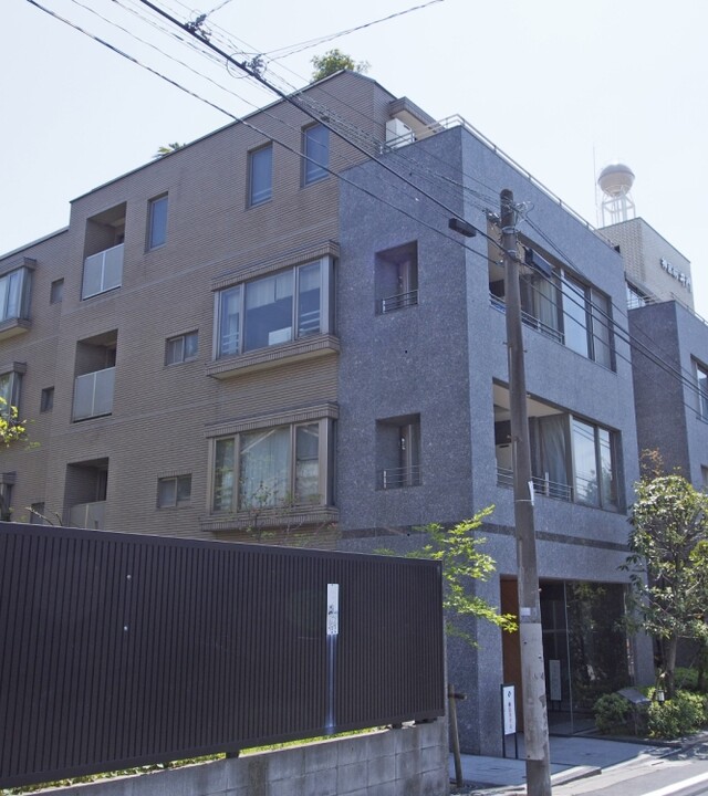 神宮前シティハウスのエントランス・共用部