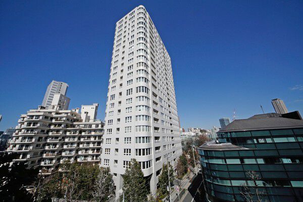 青山ザタワーのエントランス・共用部