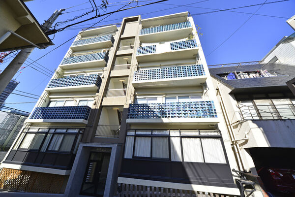 南青山コーポの外観写真 - 港区南青山1丁目13番5号