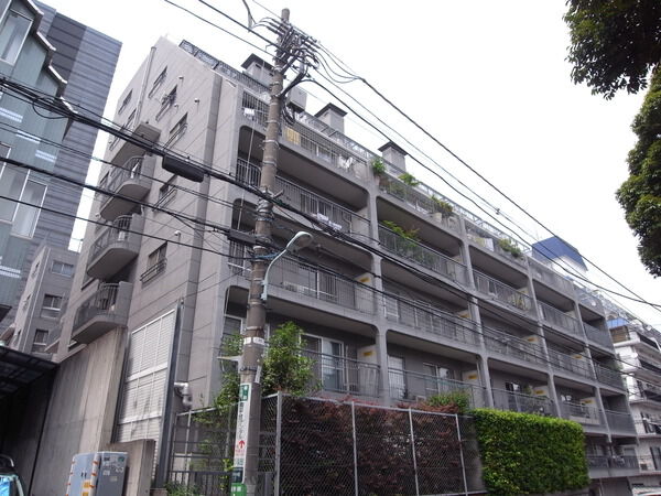 南平台マンションの外観写真 - 渋谷区南平台町17番1号