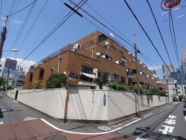 代々木ニューハイツの外観写真 - 渋谷区代々木2丁目41番2号