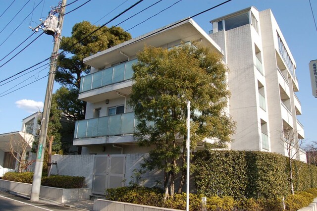 プラウド成城樟景台のエントランス・共用部