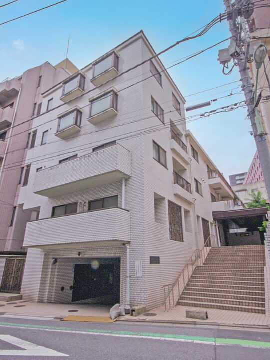 マンションフロイント麻布の外観写真 - 港区西麻布4丁目11番3号