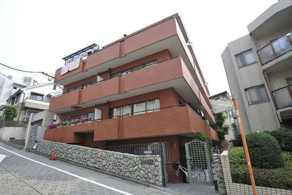 シャンブル代々木の外観写真 - 東京都心の高級マンション