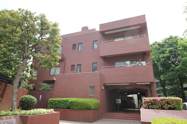 パレロワイヤル南青山の外観写真 - 港区南青山5丁目4番6号