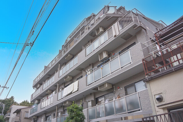 ワールドパレス文京本駒込の外観写真 - 文京区本駒込4丁目24番10号