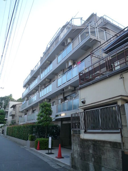 ワールドパレス文京本駒込 外観（2025年撮影）