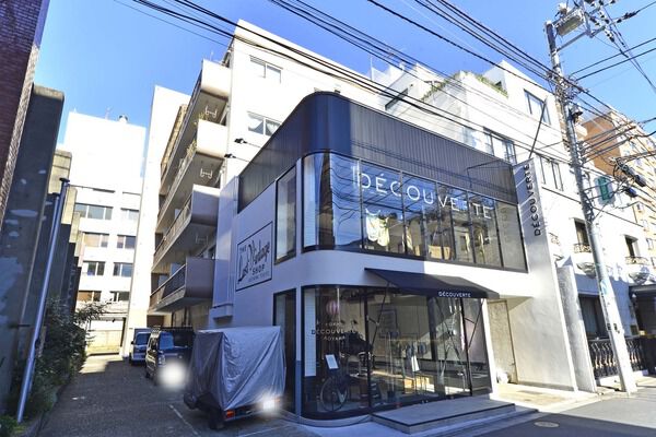 サウス青山マンションの外観写真 - 港区南青山5丁目6番9号