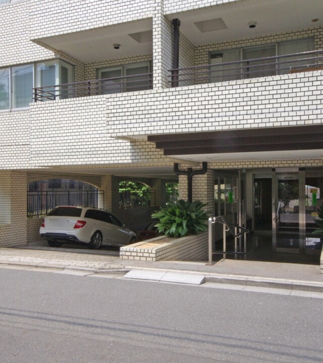 ロイヤル白金ガーデンの写真 10枚目