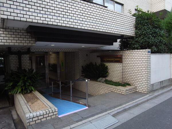 ロイヤル白金ガーデンの写真 5枚目