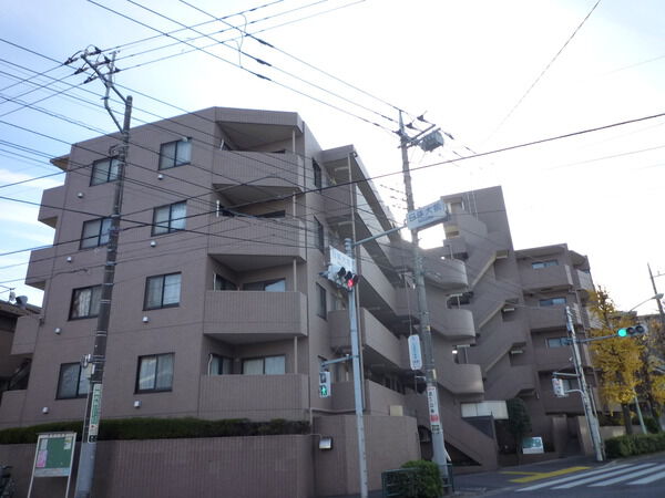 グランパーク深沢の外観写真 - 世田谷区深沢5丁目18番12号