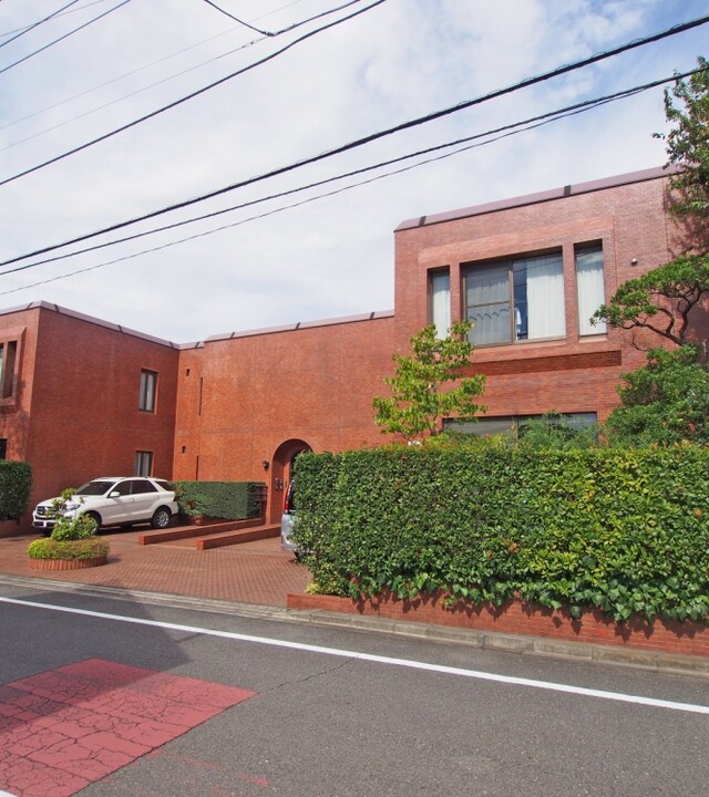 成城第一マンションズのエントランス・共用部