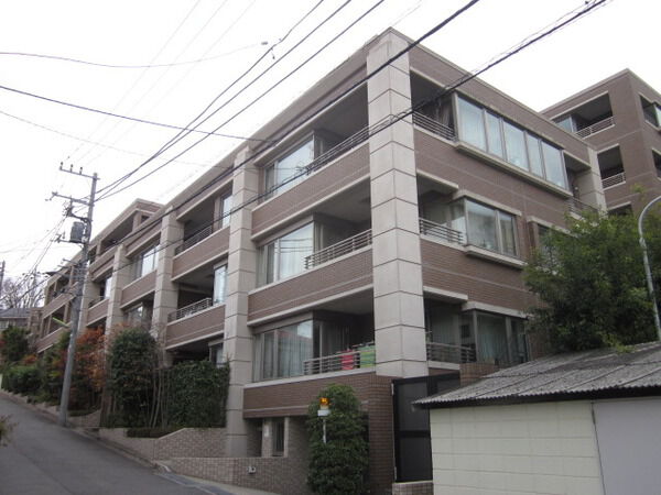 グランスイート岡本のエントランス・共用部