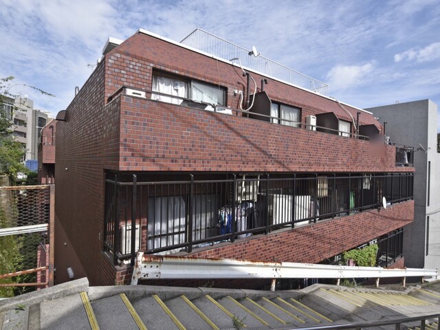 シャンブル富ヶ谷の外観写真 - 渋谷区上原2丁目1番4号