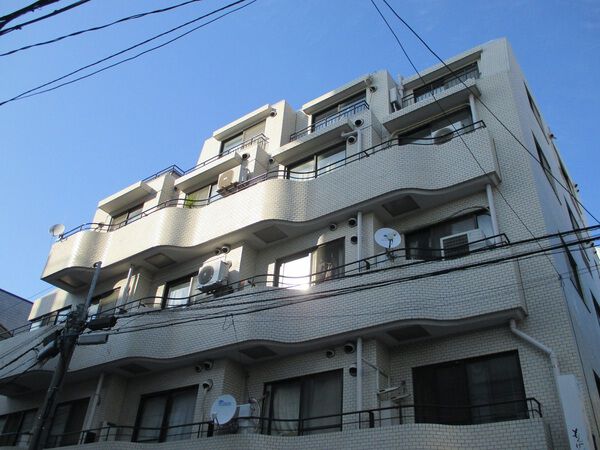 日興パレス渋谷 外観(2025年撮影)