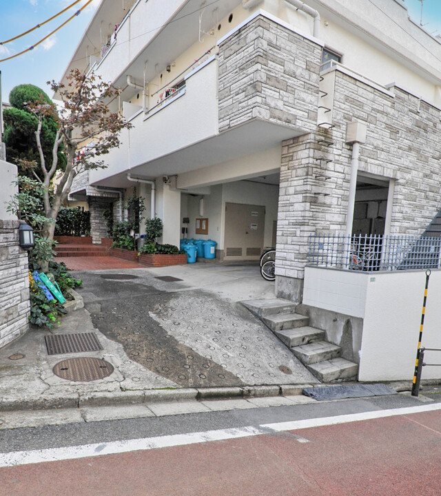 ニチメン本郷ハイツの写真 10枚目