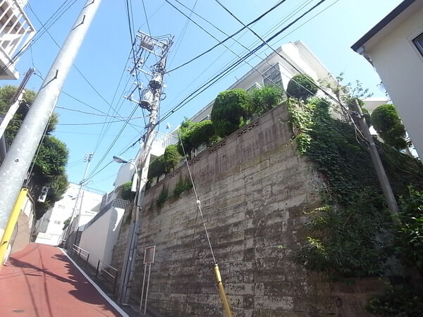 ニチメン本郷ハイツの写真 8枚目