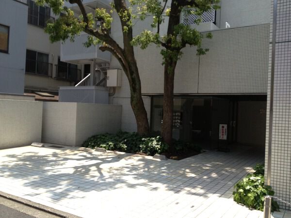 サンライン南青山ハイツの外観写真 - 港区南青山7丁目14番3号