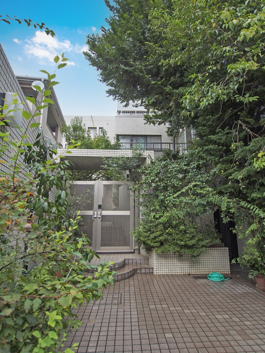 ベルヴィーユ渋谷の外観写真 - 渋谷区鶯谷町19番14号