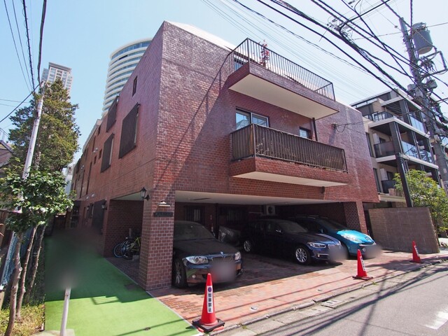 青山ホームズの外観写真 - 東京都心の高級マンション