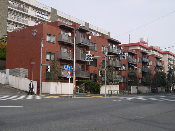 成城学園サマリヤマンションの外観写真 - 世田谷区成城1丁目9番2号