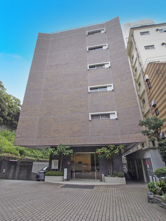 麻布鳥居坂マンションの外観写真 - 港区六本木5丁目10番33号